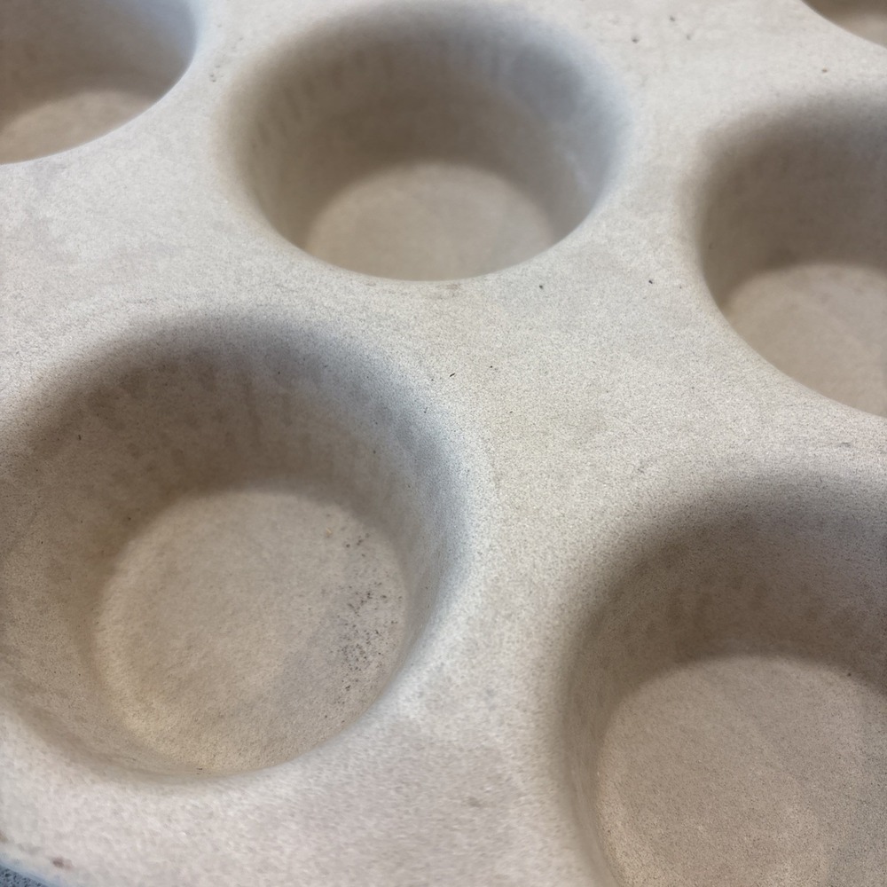 The Pampered Chef Family Heritage Stoneware 12 Cupcake Muffin Pan Baking Stone - Picture 3 of 11